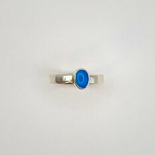 Ladda upp bild till gallerivisning, Silverring med liten blå agat