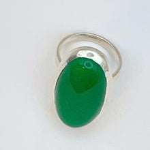 Ladda upp bild till gallerivisning, Cocktailring med Nefrit Jade sten