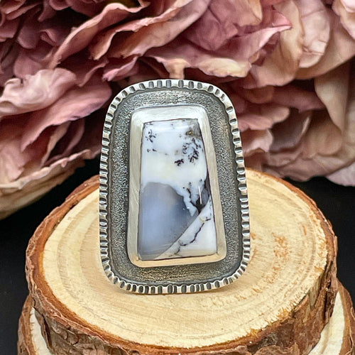 Oxiderad ring med dendrit opal