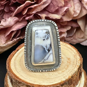 Oxiderad ring med dendrit opal