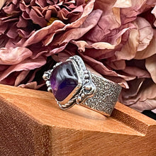Ladda upp bild till gallerivisning, Oxiderad ring med ametist