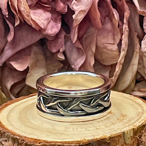 Ring med oxiderad fläta