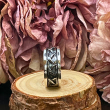 Ladda upp bild till gallerivisning, Ring med oxiderad fläta