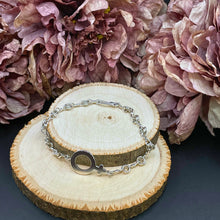Ladda upp bild till gallerivisning, BELLE - Armband med kvinnotecknet