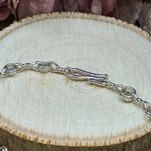 Ladda upp bild till gallerivisning, BELLE - Armband med kvinnotecknet
