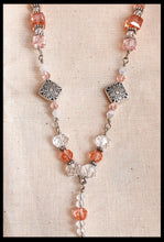 Load image into Gallery viewer, Halsband i rosa olika glasstenar och swarovskis